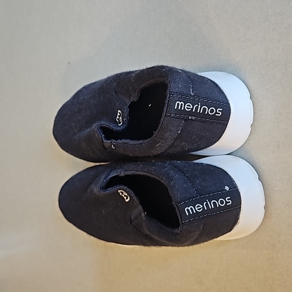 Merinos blue and white slip ons - Picture 2 of 10